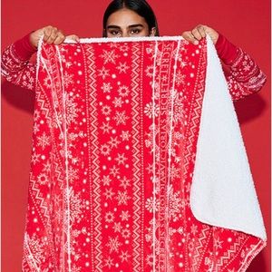 NWT Victoria's Secret Holiday Sherpa Blanket 50”x 60”